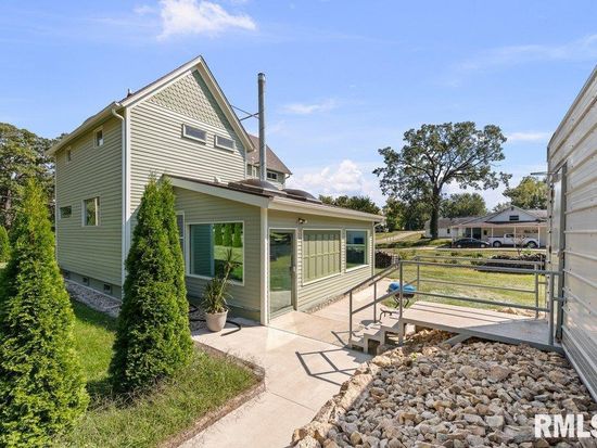 703 S Washington St, Kewanee, IL 61443