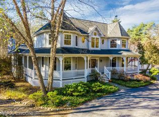 9275 Allen Rd, Clarkston, MI 48348