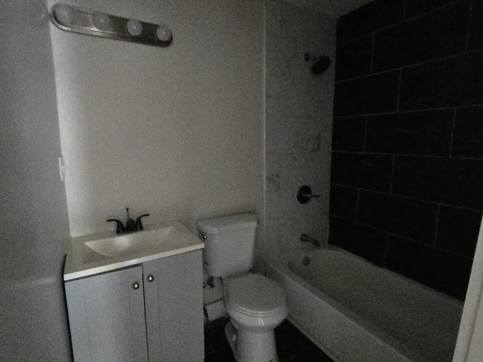 4 bed, $2,800 — Photo 4