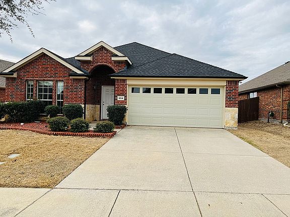 3rd image of 804 Golden Bear Ln