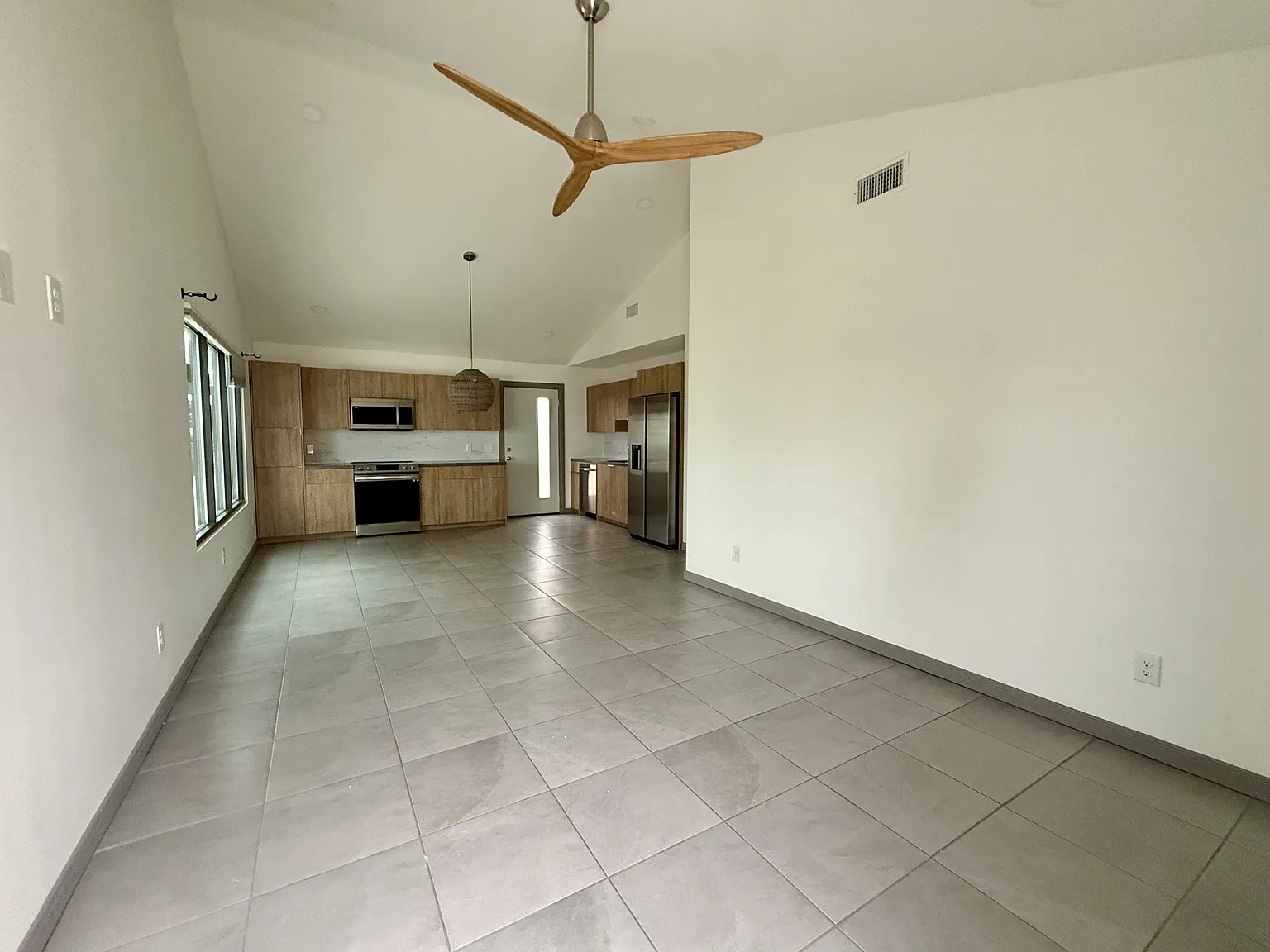 1321 East Iris Avenue - 1 — Photo 4