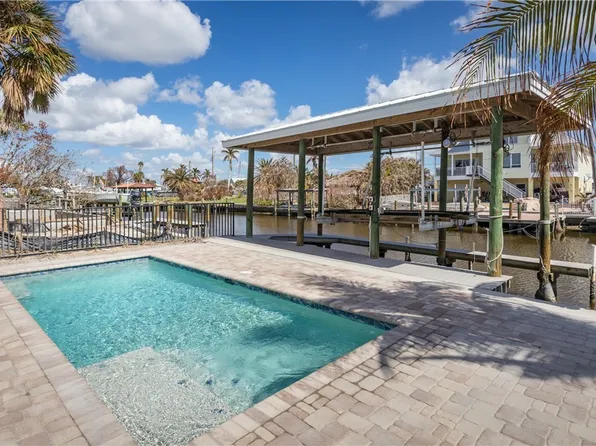218 Ohio Ave, Fort Myers Beach, FL 33931