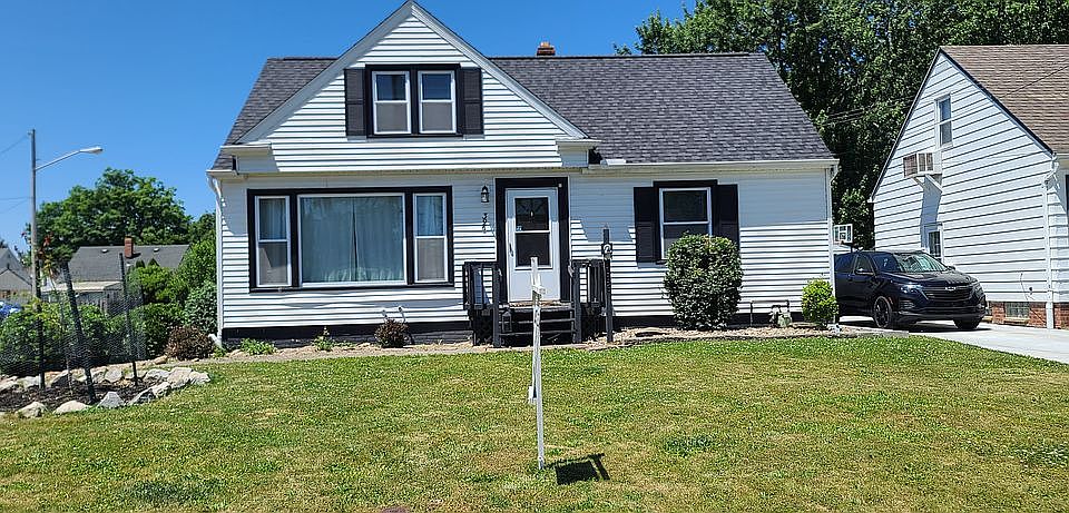 1st image of 396 Fairway Blvd