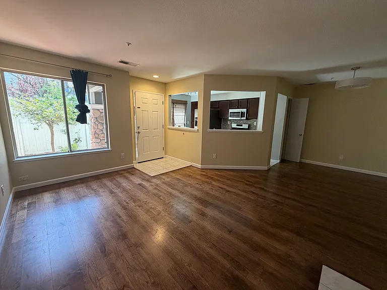 5740 Caprice Cmn — Photo 8