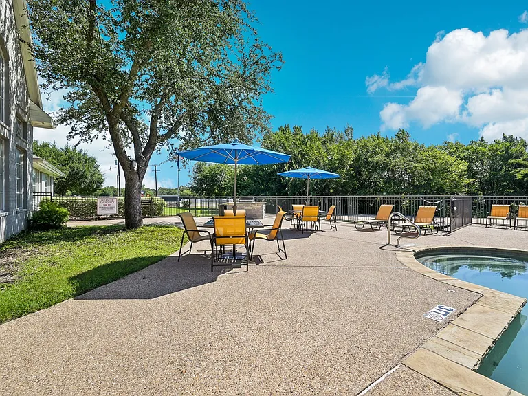 Southpoint Villas — Photo 31