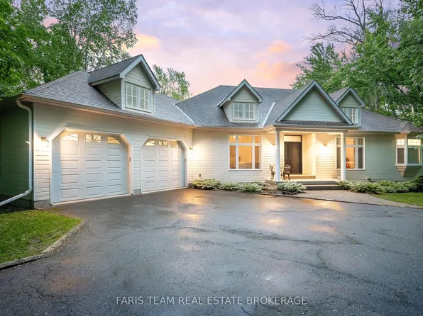 1037 Rockcastle Rd, Gravenhurst, ON P0E 1N0
