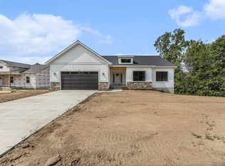 1875 Stratford Ln NW, Walker, MI 49534