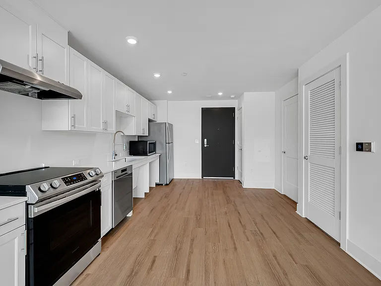 Beech Tree Place Apartments — Photo 20