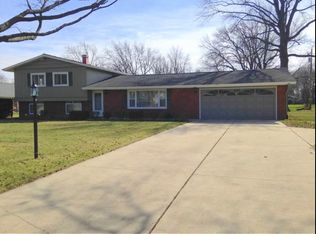 105 Lord Dr, Hartford City, IN 47348