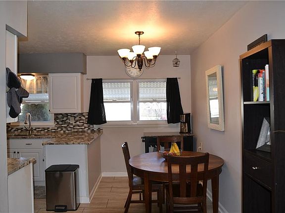 2nd image of 5902 Doxmere Dr