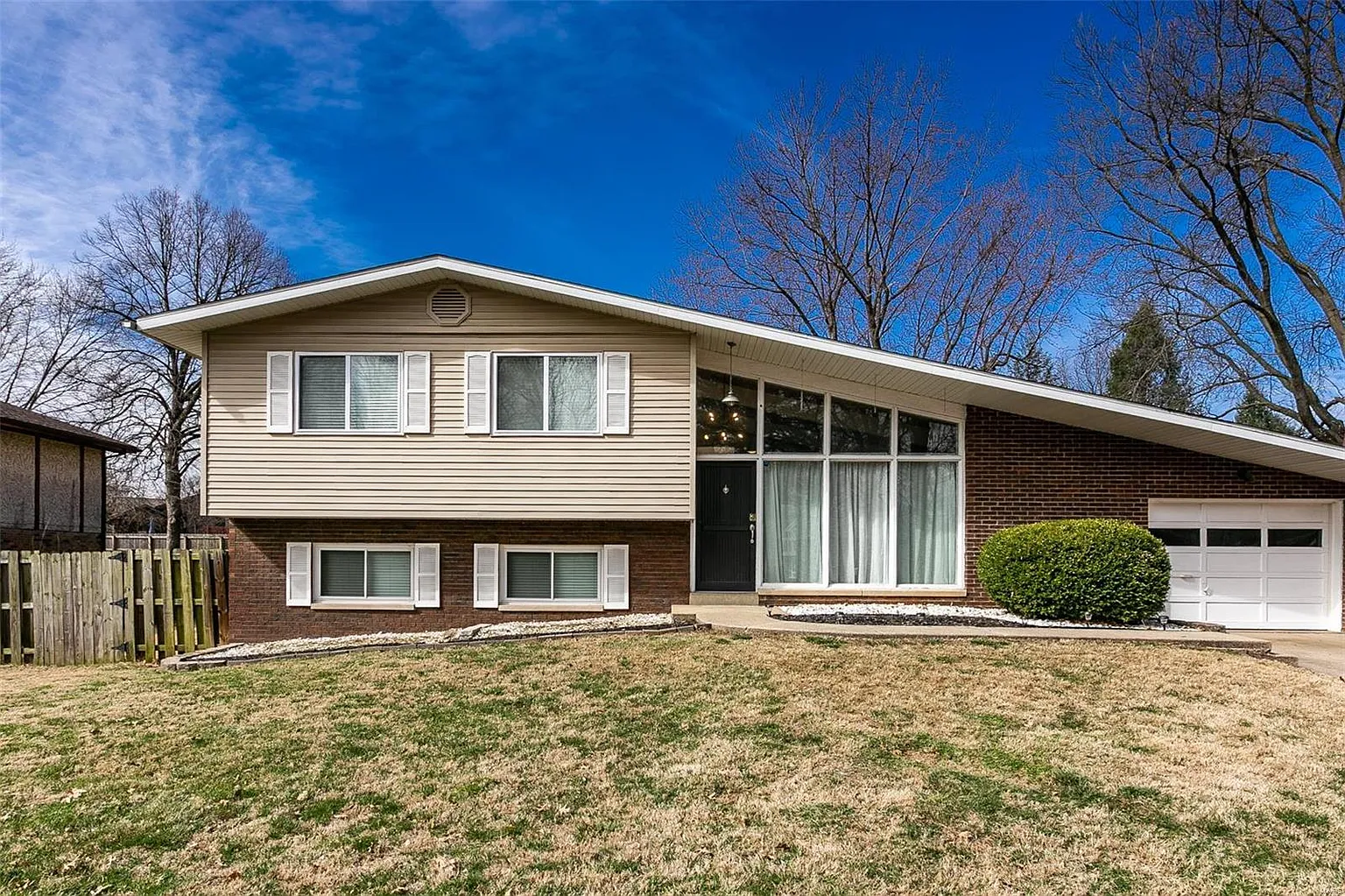 117 Twin Lake Dr photo 1