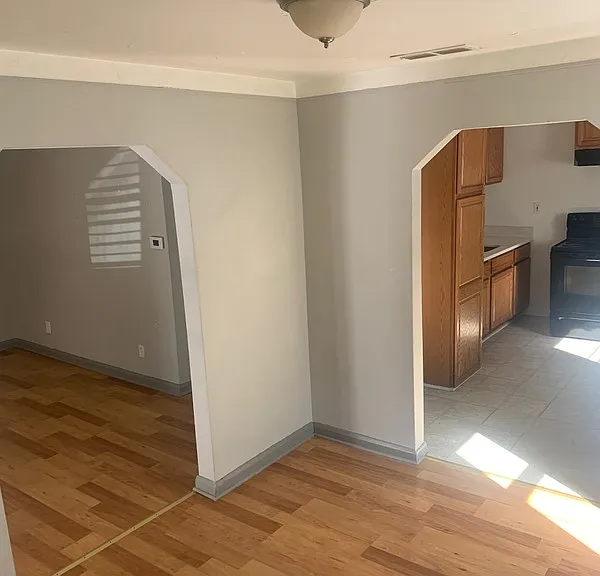 24528 Grove Ave — Photo 9