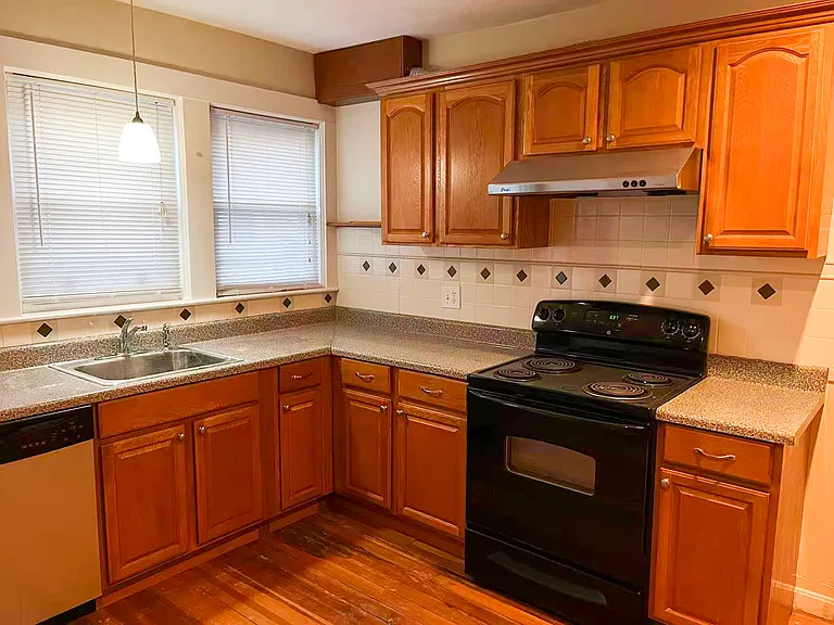 21 Lafayette St #1 — Photo 3