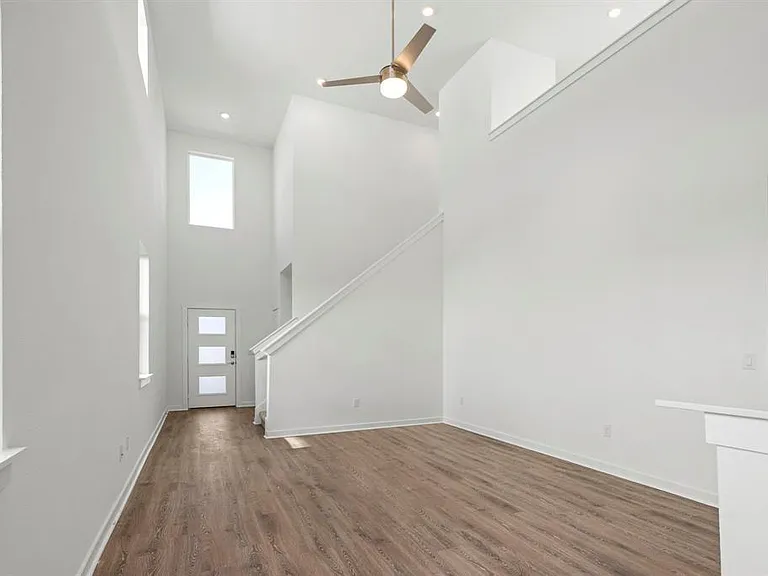 7911 Linda Michelle Ln — Photo 4