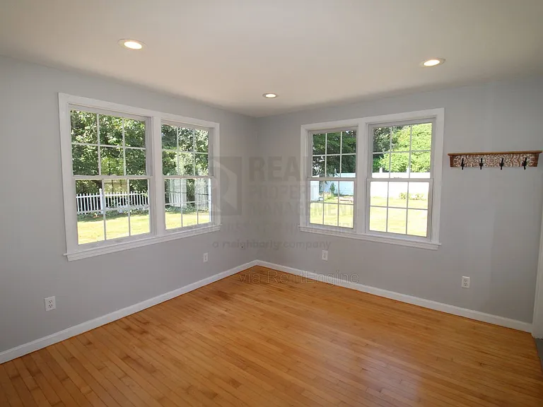4 Robin Ln — Photo 11