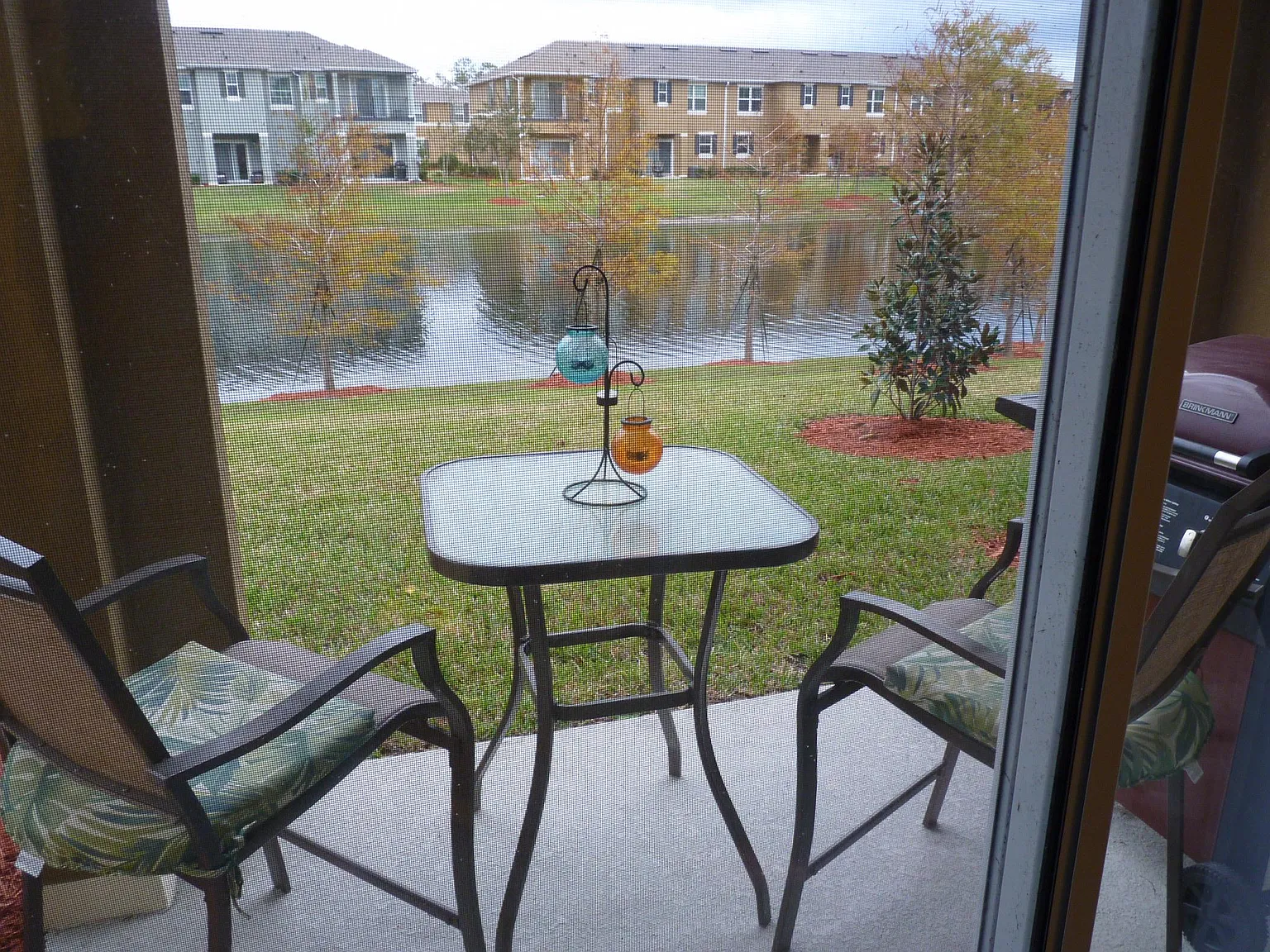 3 bed, 2.5 bath, 1300 sqft, $1,900 — Photo 4