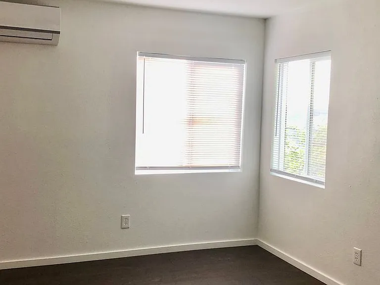 326 Ford Ave — Photo 18