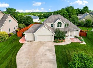 309 Signal Ridge Dr, Baldwin City, KS 66006