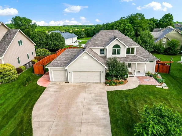 309 Signal Ridge Dr, Baldwin City, KS 66006