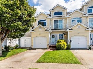 11 Alhambra Rd, Massapequa, NY 11758