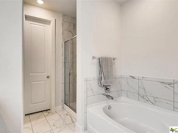 3rd image of 6725 Verona Pl