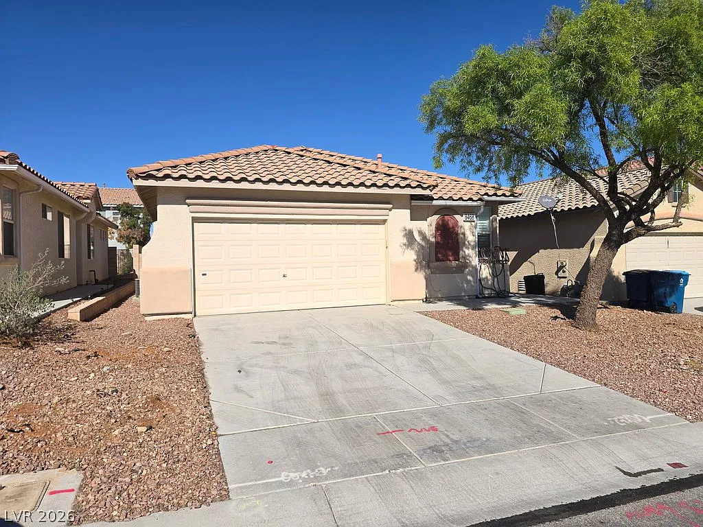 3 bed, 2.0 bath, 1423 sqft, $1,895 — Photo 1