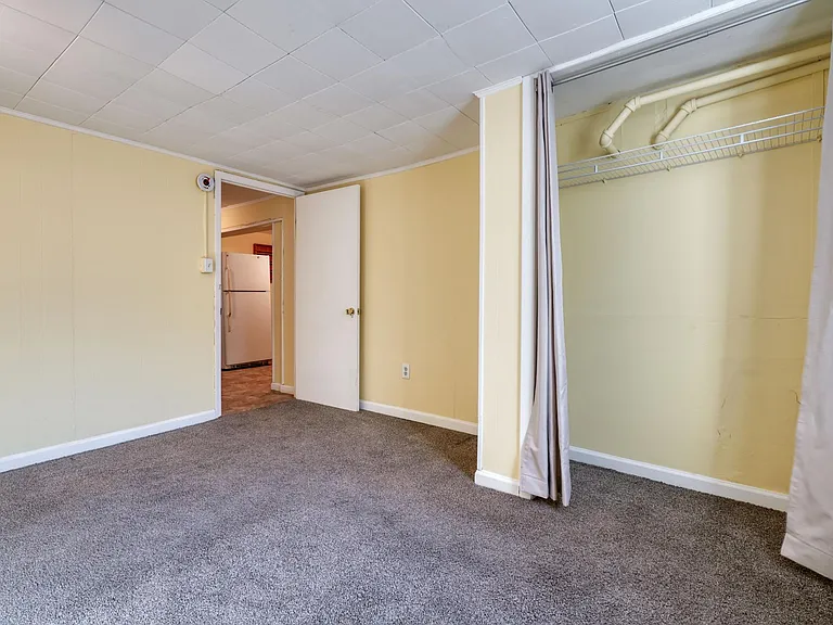 327 E University Pkwy #B — Photo 5