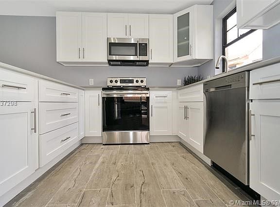 3rd image of 3420 Emerald Oaks Dr #704