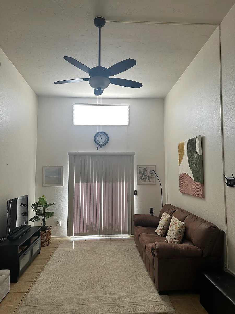 Building Photo - 1810 E Blacklidge Dr #1022