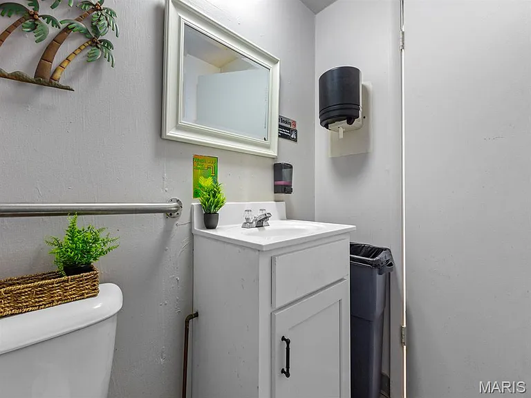 1007 Russell Blvd — Photo 16