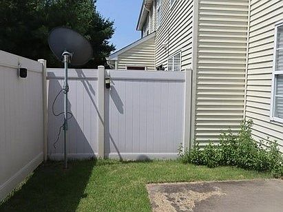 4th image of 1303 Meadow Rd