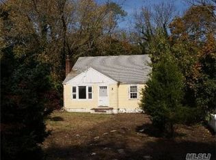 379 Main St, Setauket, NY 11733