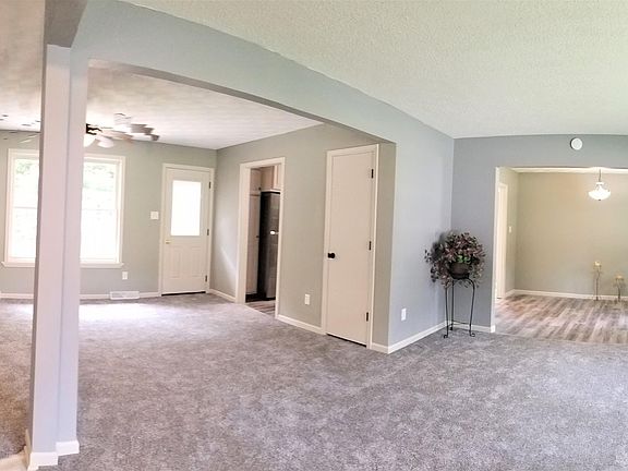 3rd image of 731 Dean Dr