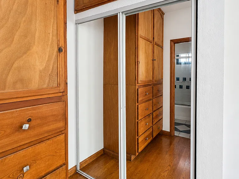 1112 N Kingsley Dr #9 — Photo 5