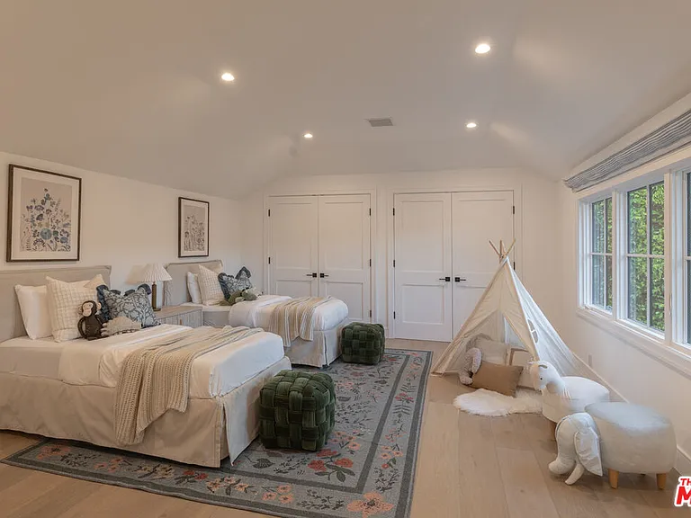 550 Spoleto Dr — Photo 25