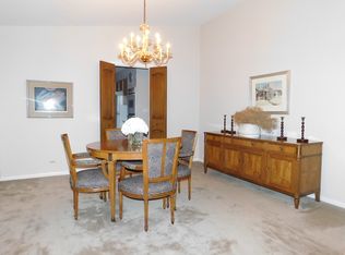 976 Valley Rd, Lake Forest, IL 60045