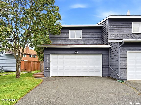 3rd image of 4271 Bridle Cir