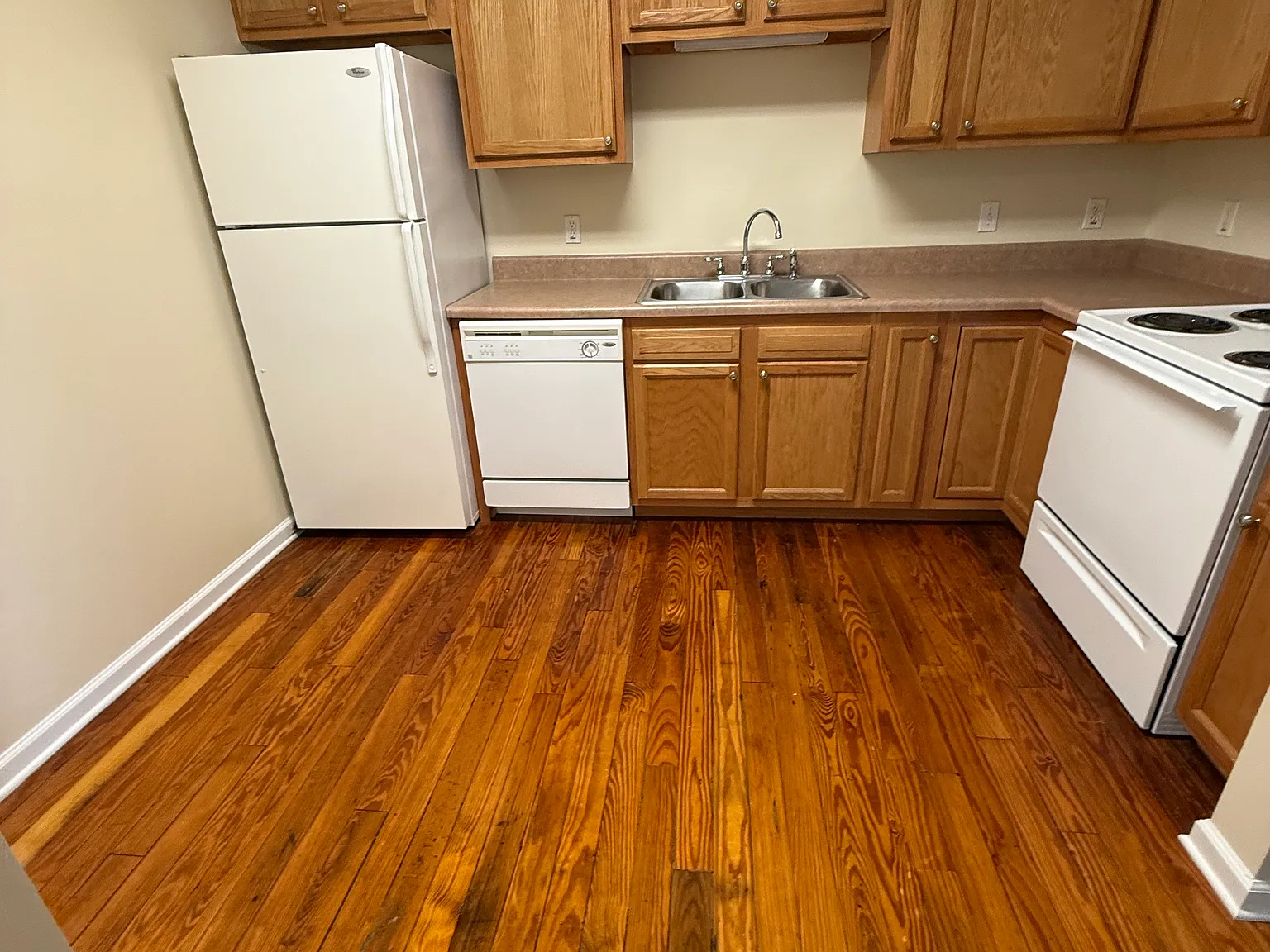 1 bed, 700 sqft, $750 — Photo 3