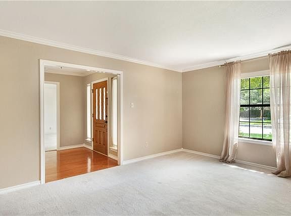 5th image of 11004 Chateau Hl