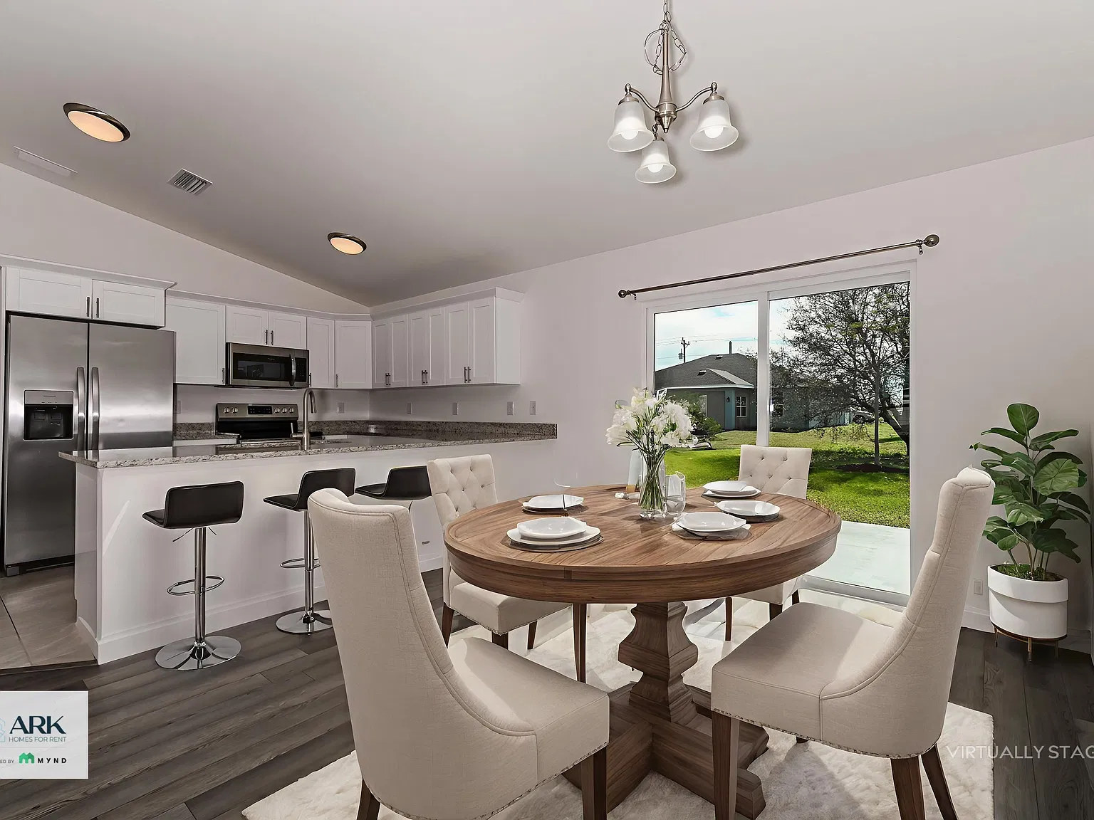 3 bed, 2.0 bath, 1272 sqft, $1,815 — Photo 3