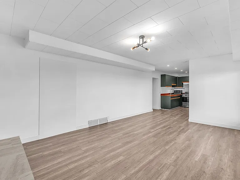 637 Alpine Ct #GROUND LEVEL — Photo 6