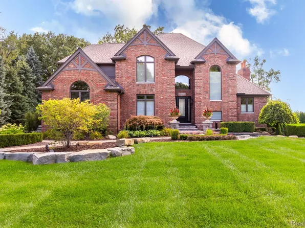 63100 Indian Hills Dr, Washington, MI 48095