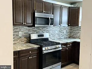 3 bed, 1.5 bath, 1314 sqft, $1,750 — Photo 2