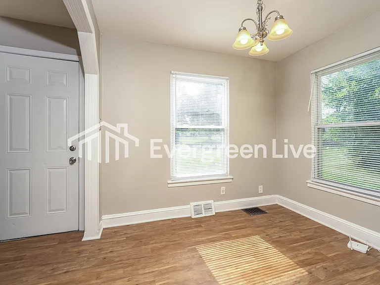 2935 Trent St — Photo 7