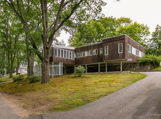 84 Stonybrook Rd, Cape Elizabeth, ME 04107