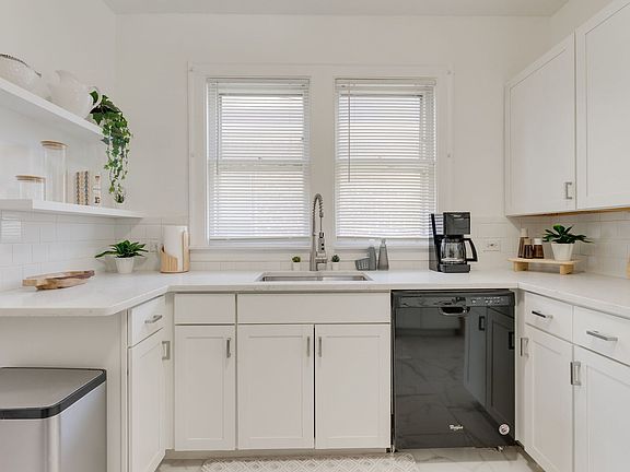 5th image of 9836 S Drexel Ave