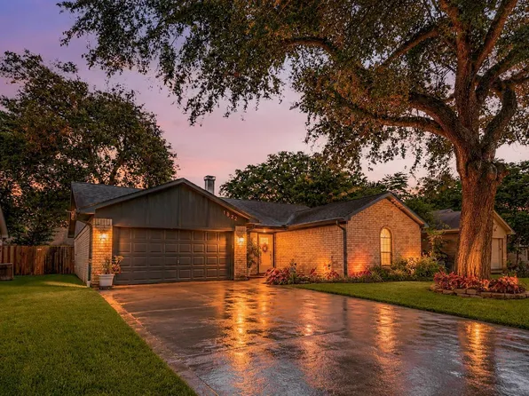 1822 Landmark Dr, Richmond, TX 77406