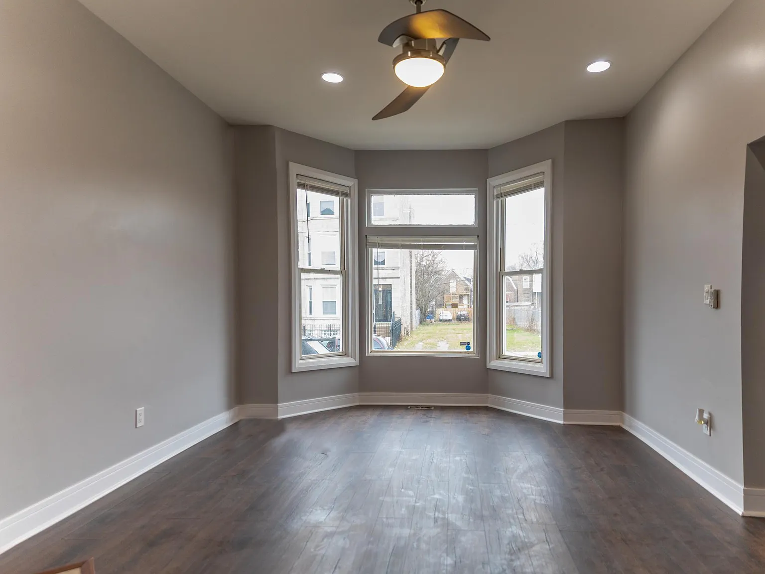 3 bed, 1800 sqft, $2,150 — Photo 4
