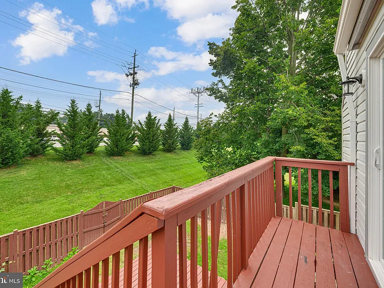 8101 Chelaberry Ct — Photo 33
