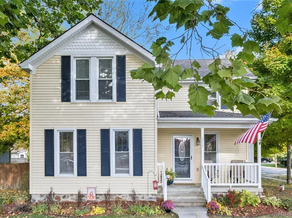 315 E Main St, Vernon, MI 48476